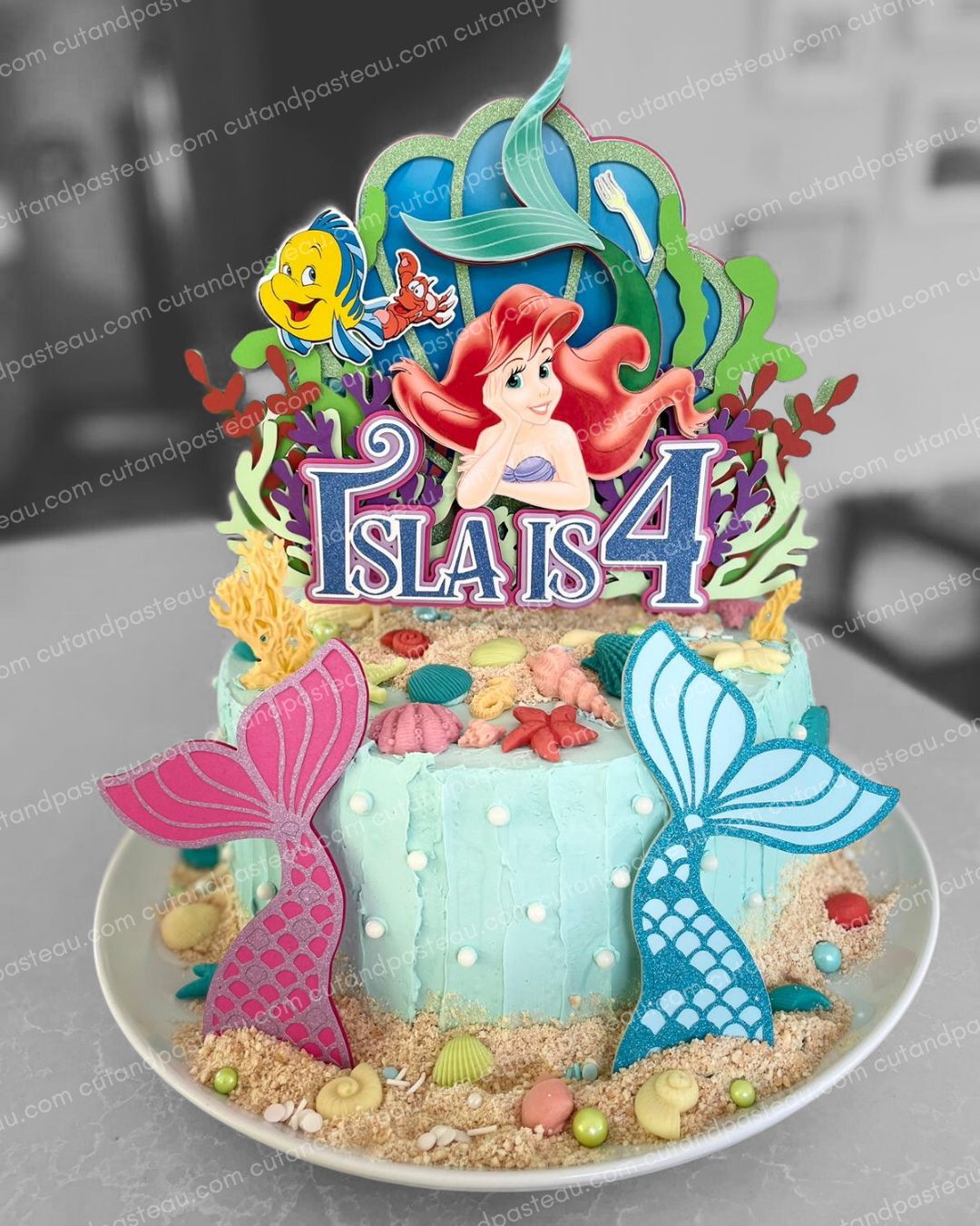 ARI Tails Cake Topper